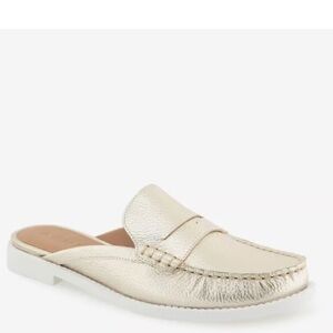 NWT GOLD AEROSOLES Loafers